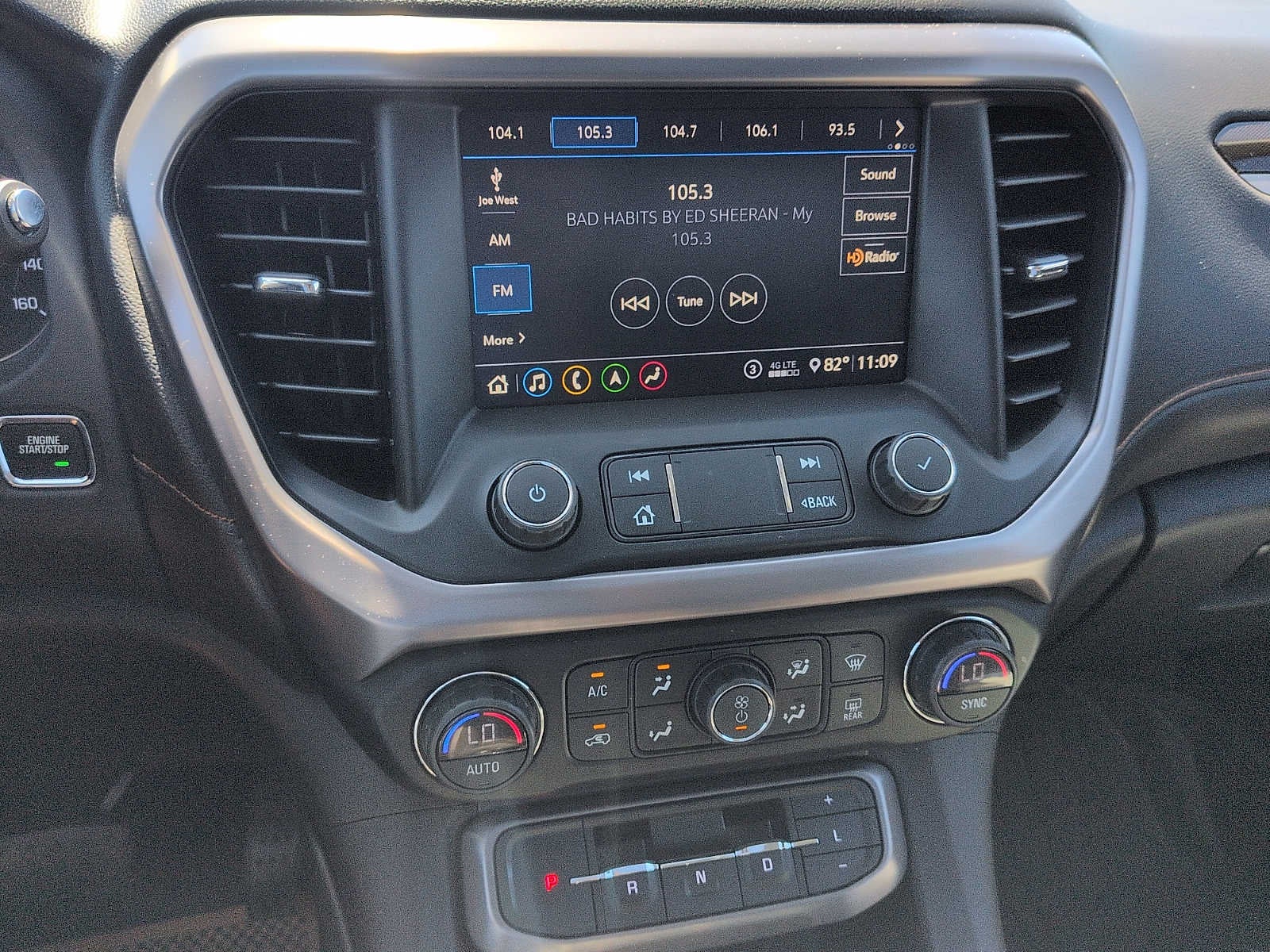 2020 GMC Acadia AT4