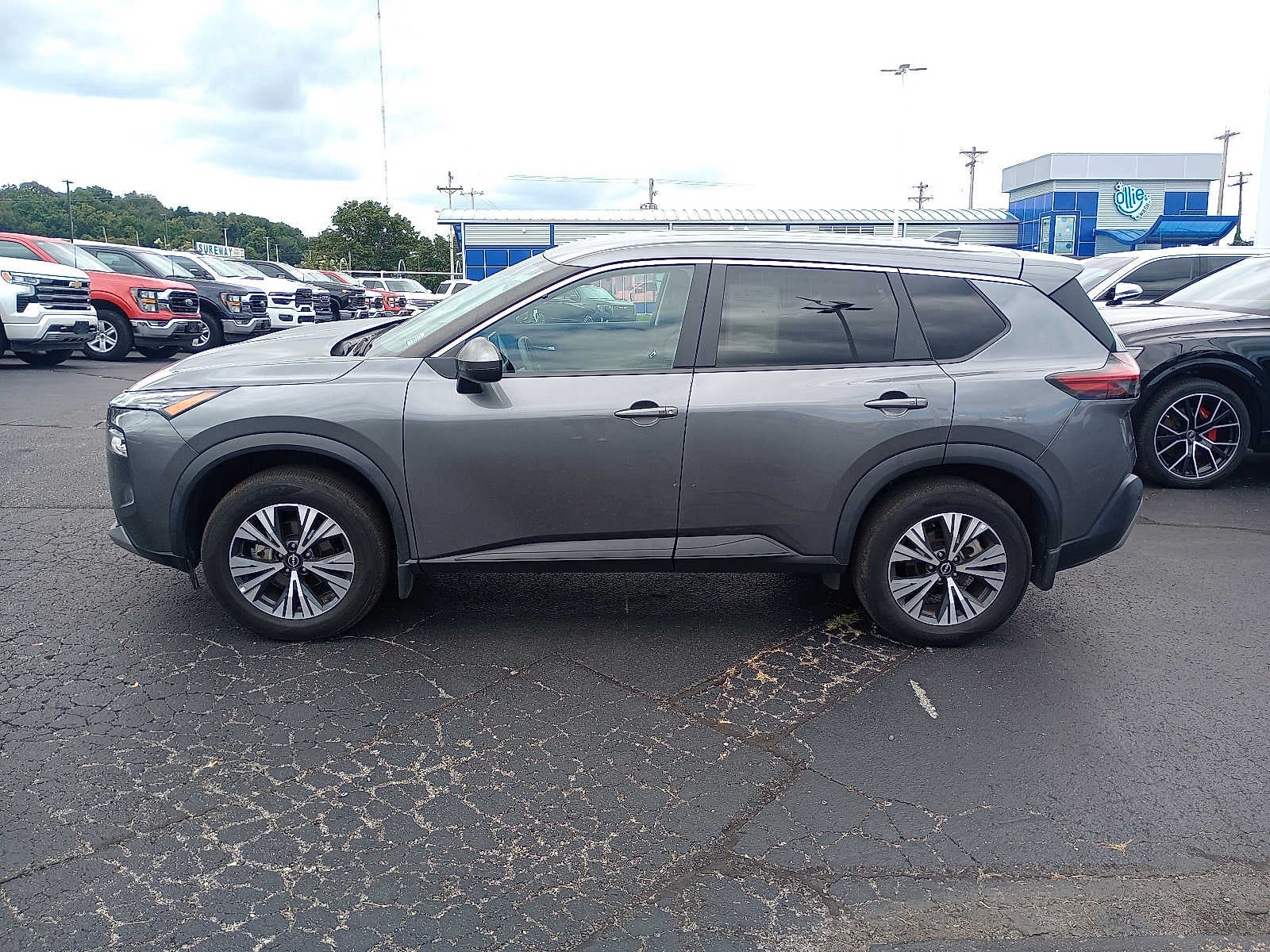 2022 Nissan Rogue SV