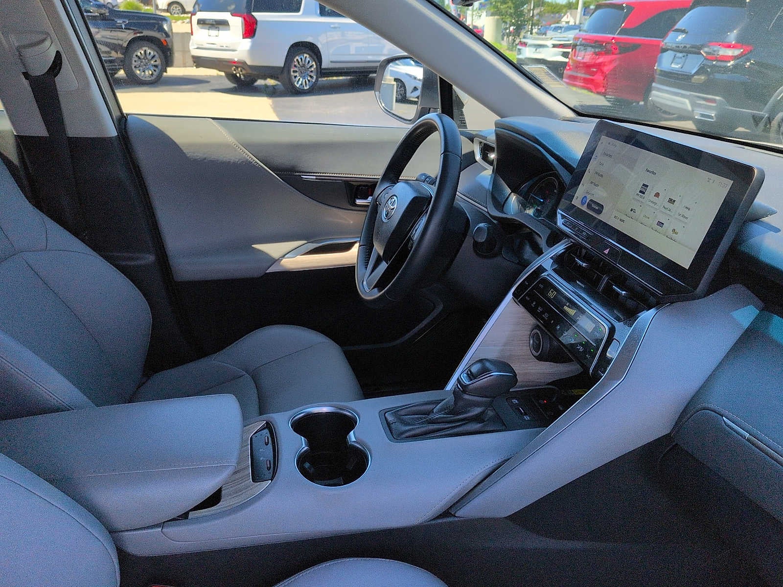 2024 Toyota Venza LE