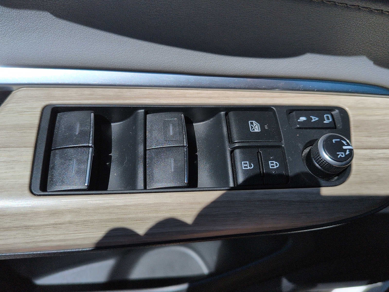 2024 Toyota Venza LE