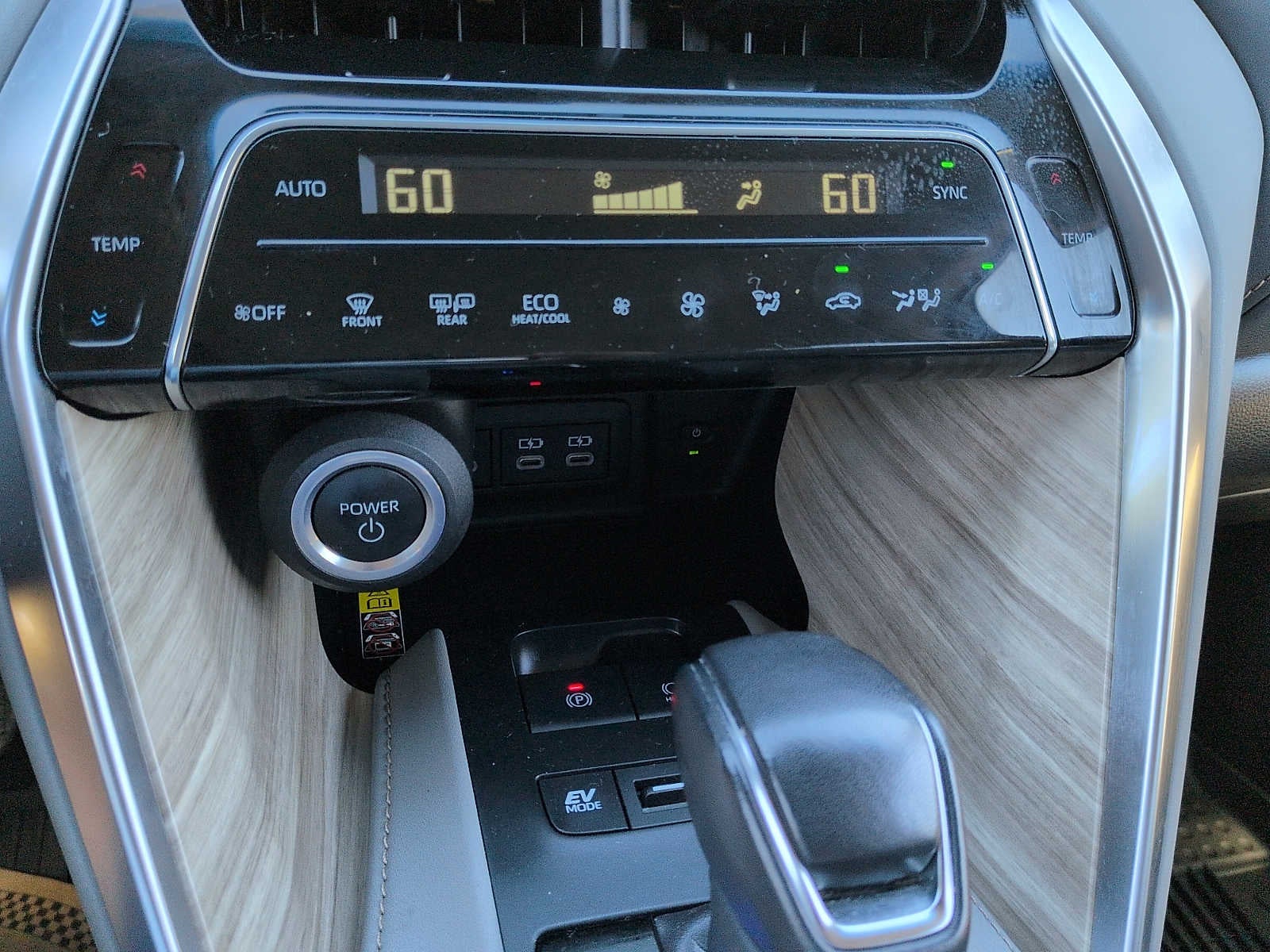 2024 Toyota Venza LE