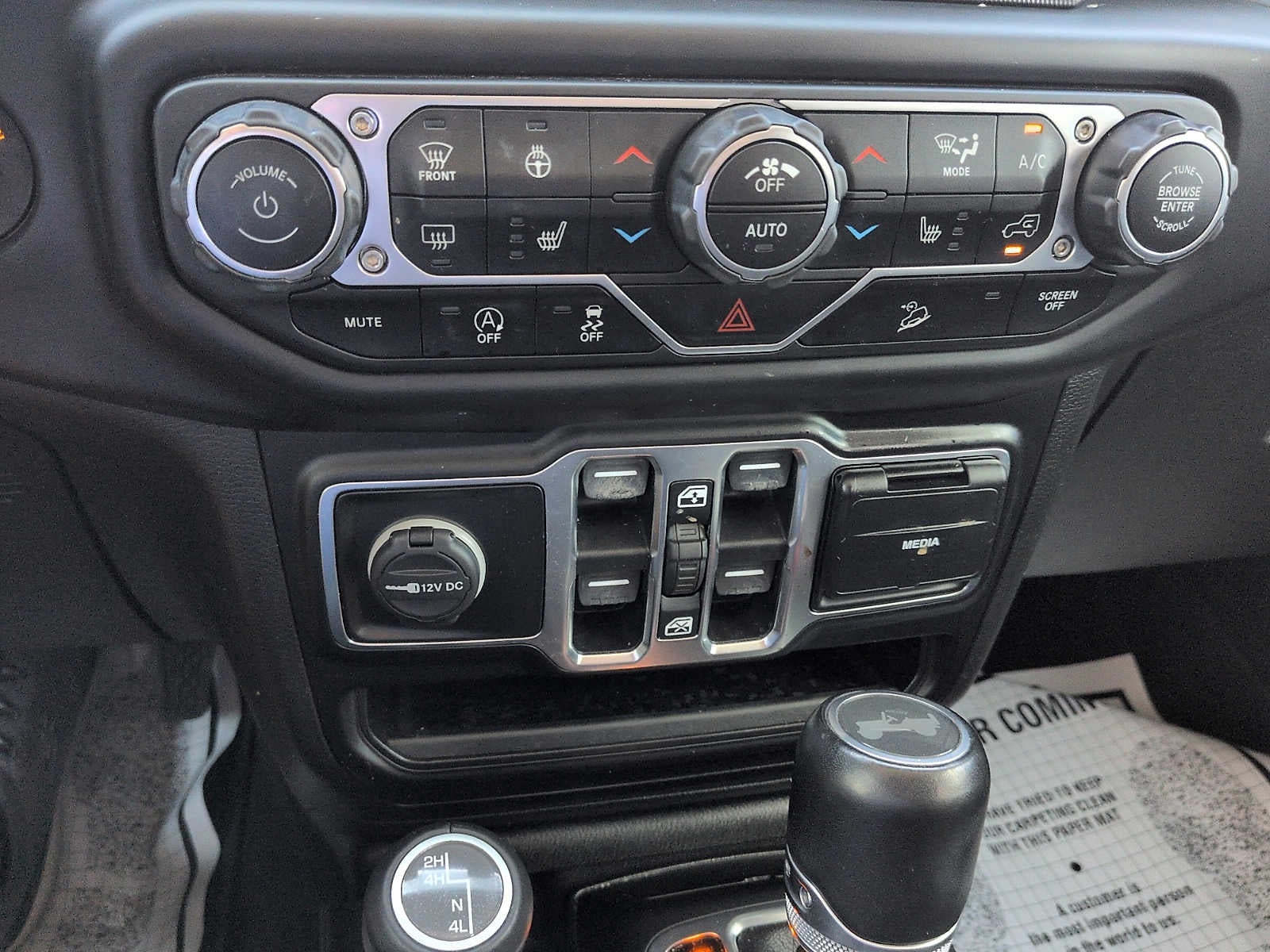 2020 Jeep Wrangler Unlimited Sahara Altitude