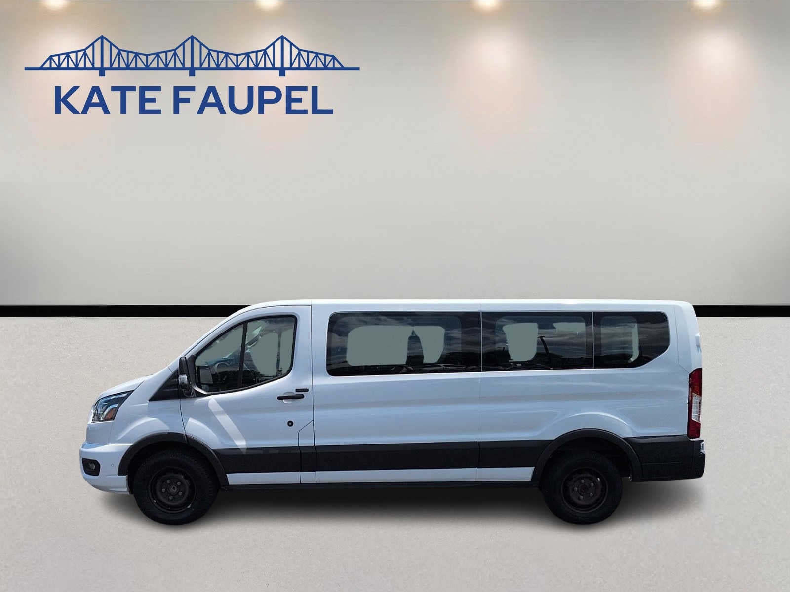 2023 Ford Transit Passenger Wagon XLT