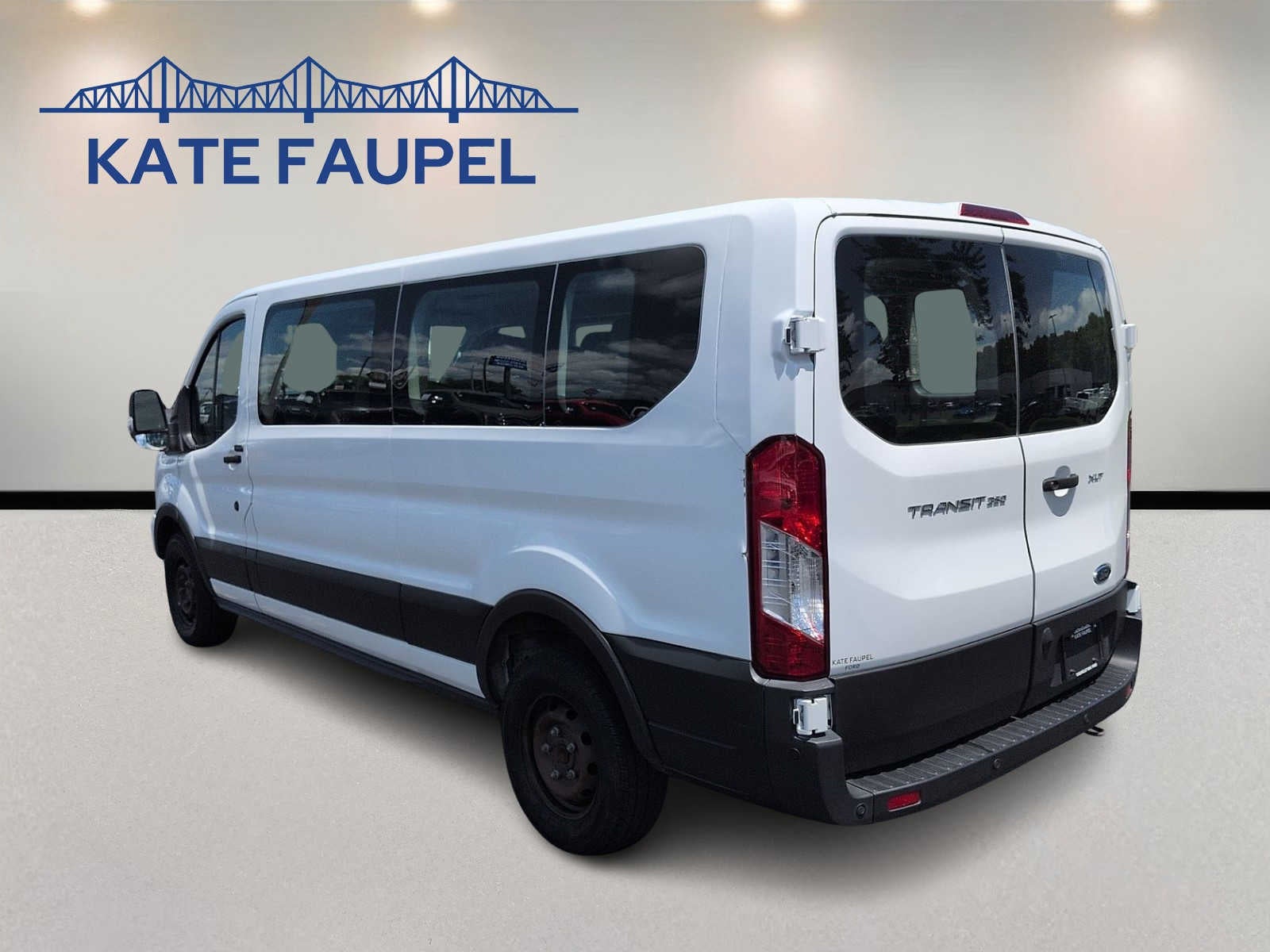 2023 Ford Transit Passenger Wagon XLT