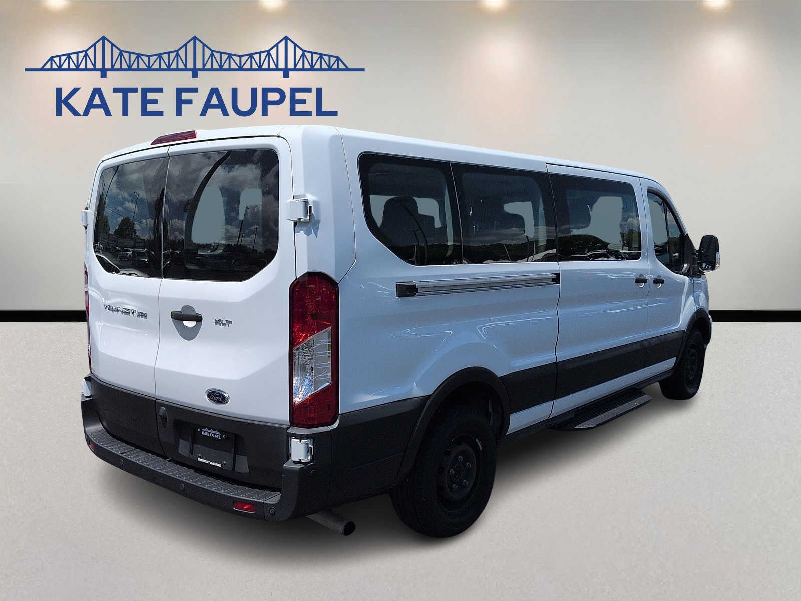 2023 Ford Transit Passenger Wagon XLT