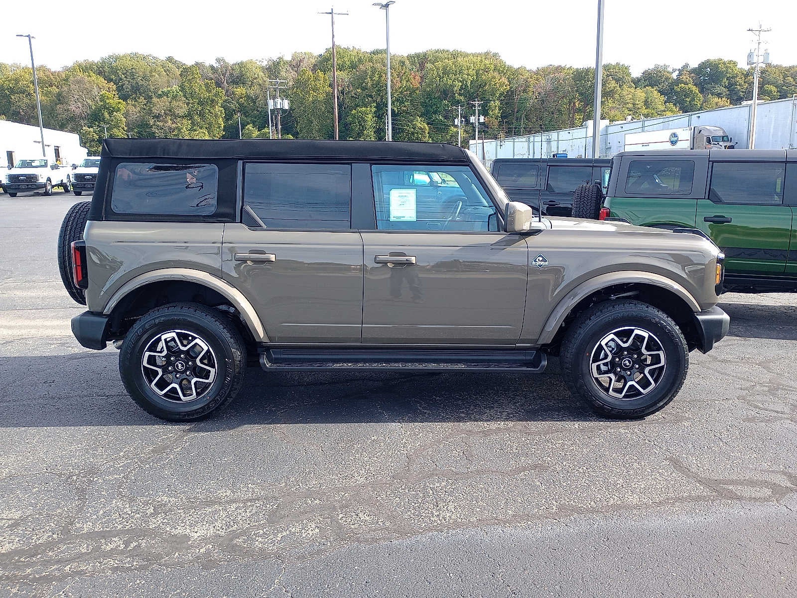 2025 Ford Bronco Outer Banks