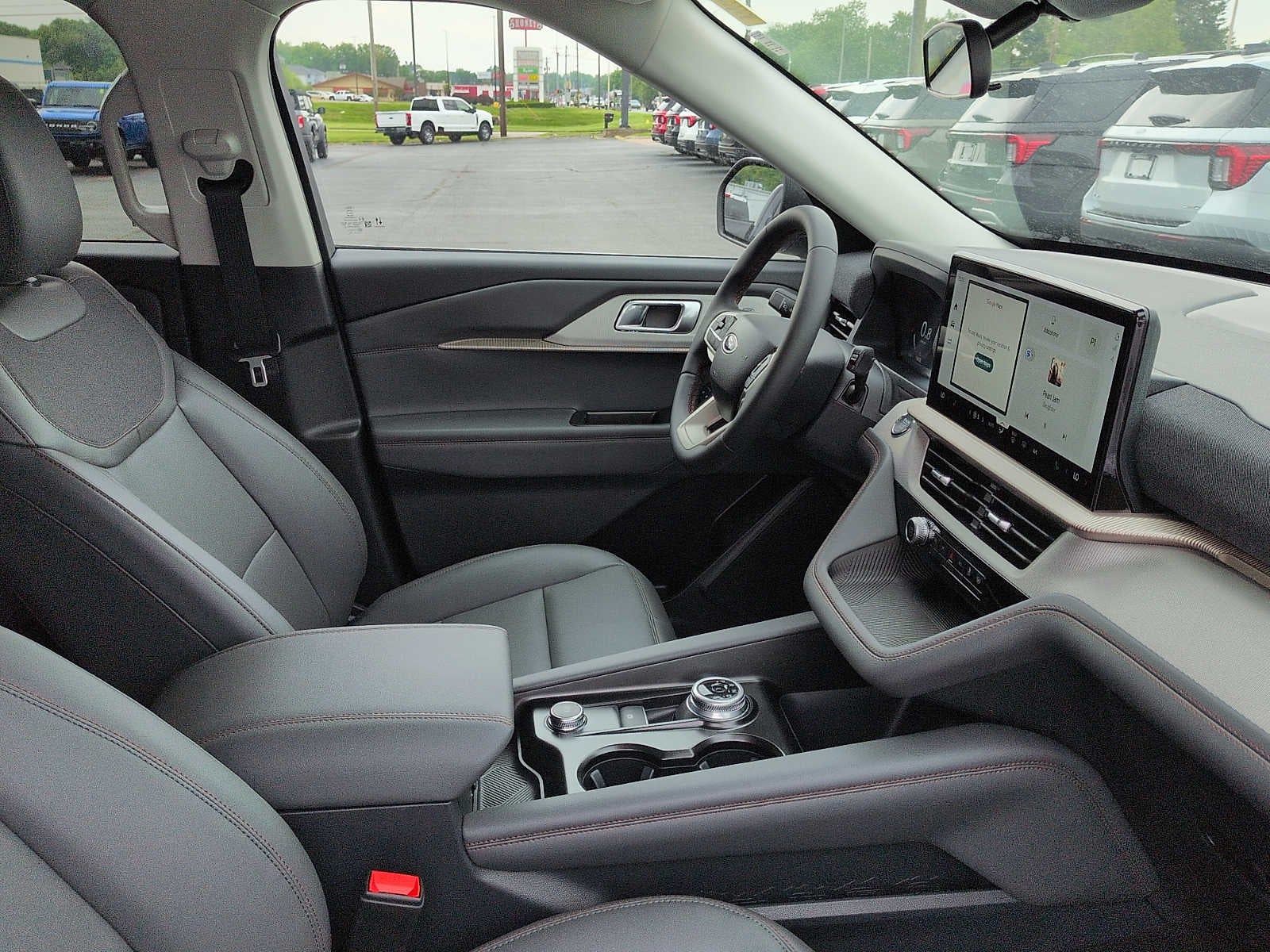 2026 Ford Explorer Active w/200A Pkg