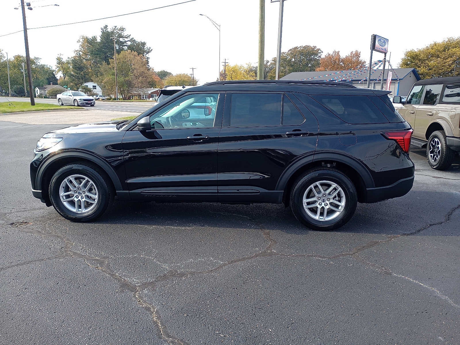 2026 Ford Explorer Active w/100A Pkg