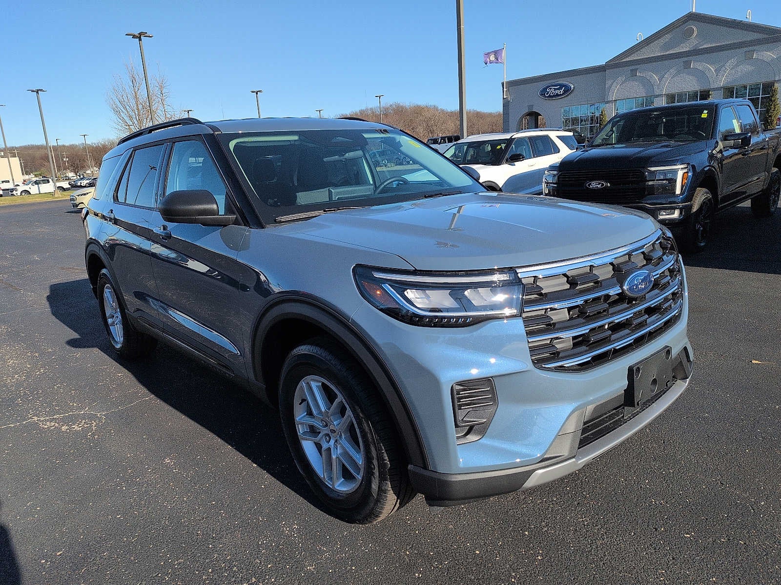 2026 Ford Explorer Active w/100A Pkg