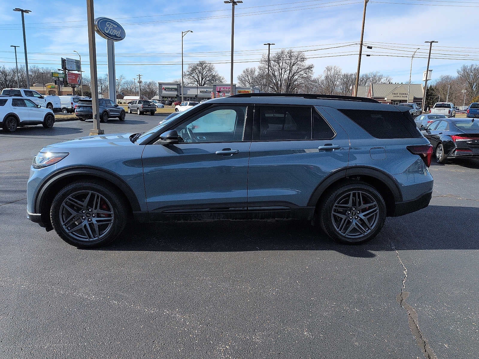 2025 Ford Explorer ST