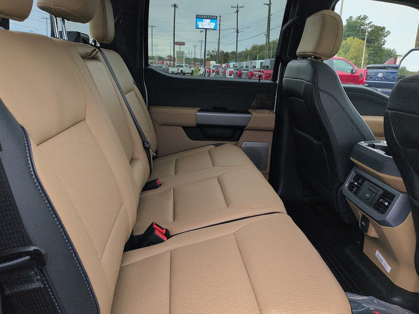 2027 Ford Super Duty F-250 SRW LARIAT