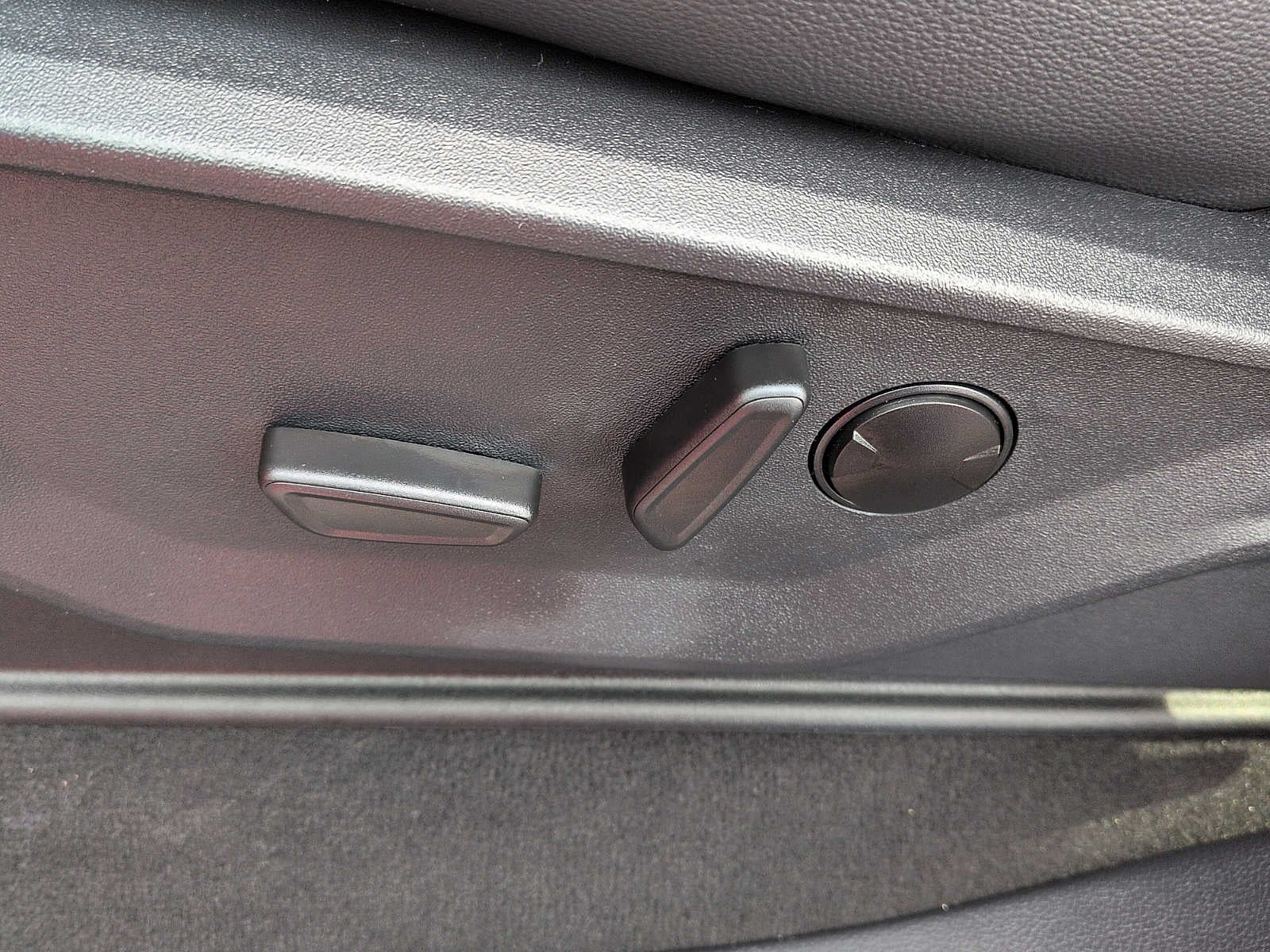 2027 Ford Super Duty F-250 SRW F-250® Lariat®