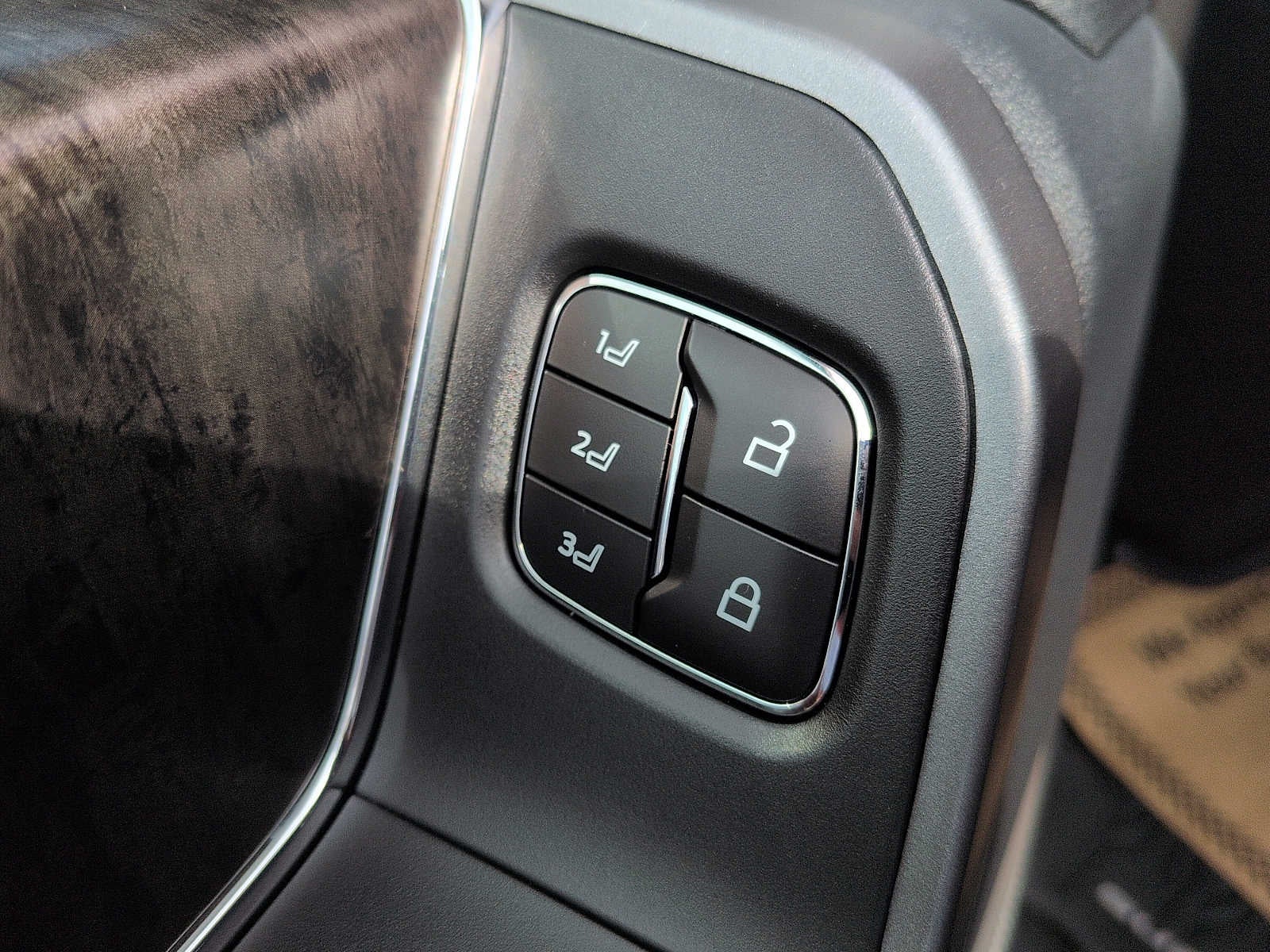 2027 Ford Super Duty F-250 SRW F-250® Lariat®