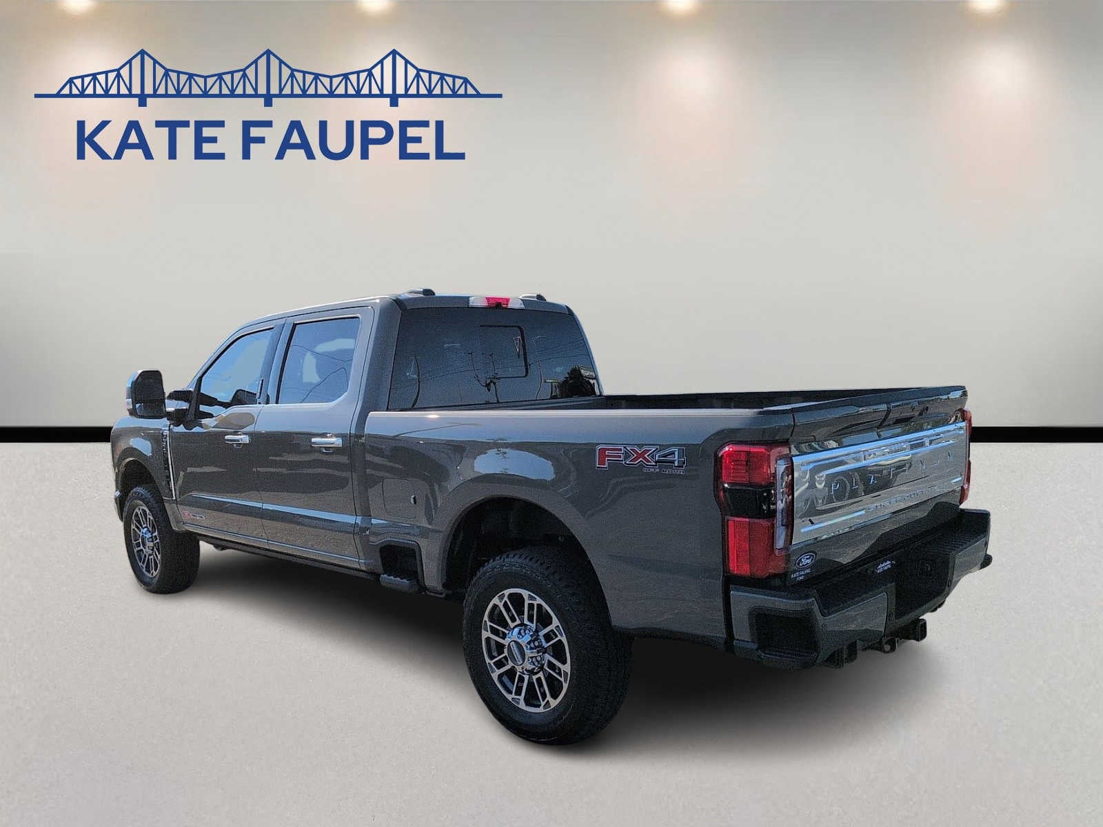 2027 Ford Super Duty F-350 SRW F-350® Platinum®