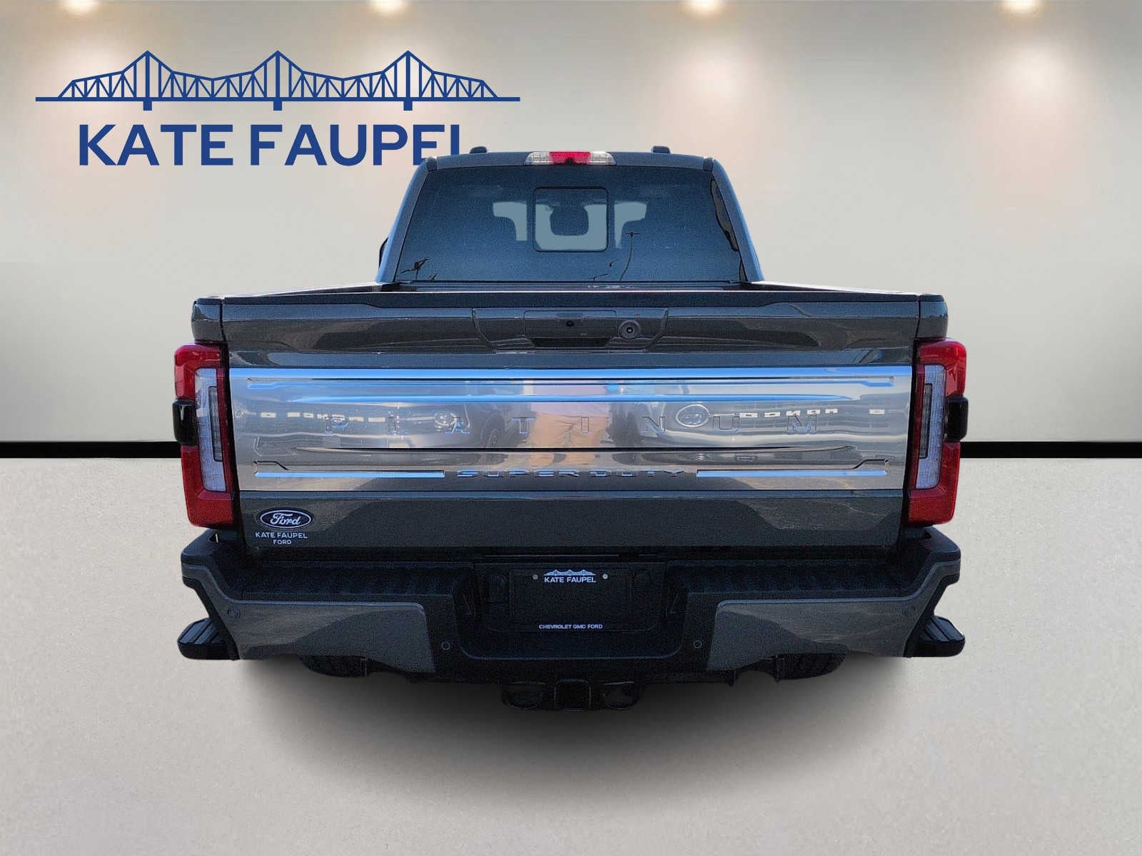2027 Ford Super Duty F-350 SRW F-350® Platinum®