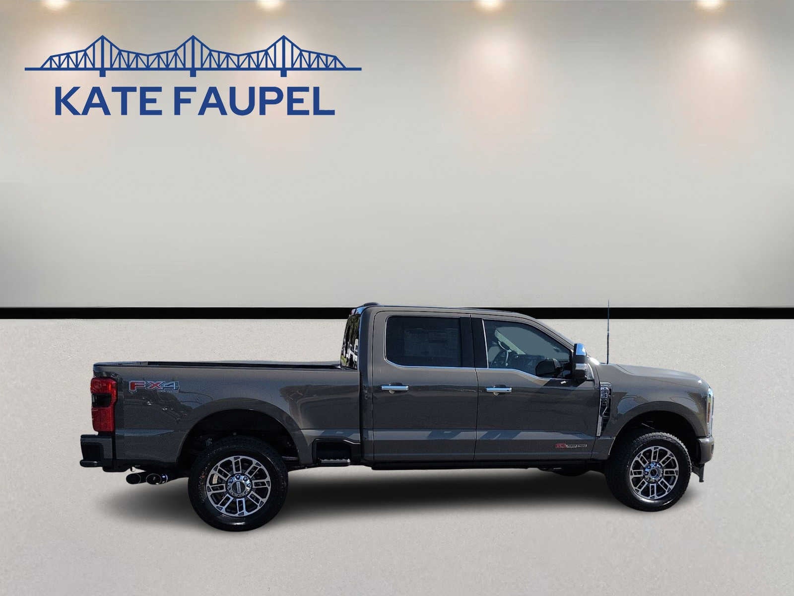 2027 Ford Super Duty F-350 SRW F-350® Platinum®