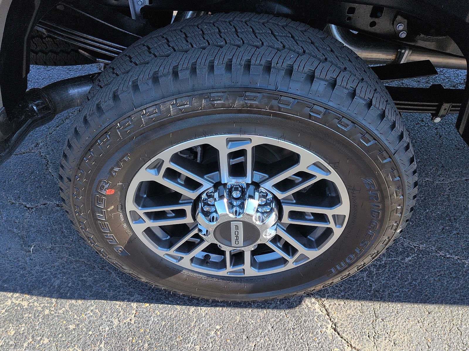 2027 Ford Super Duty F-350 SRW F-350® Platinum®