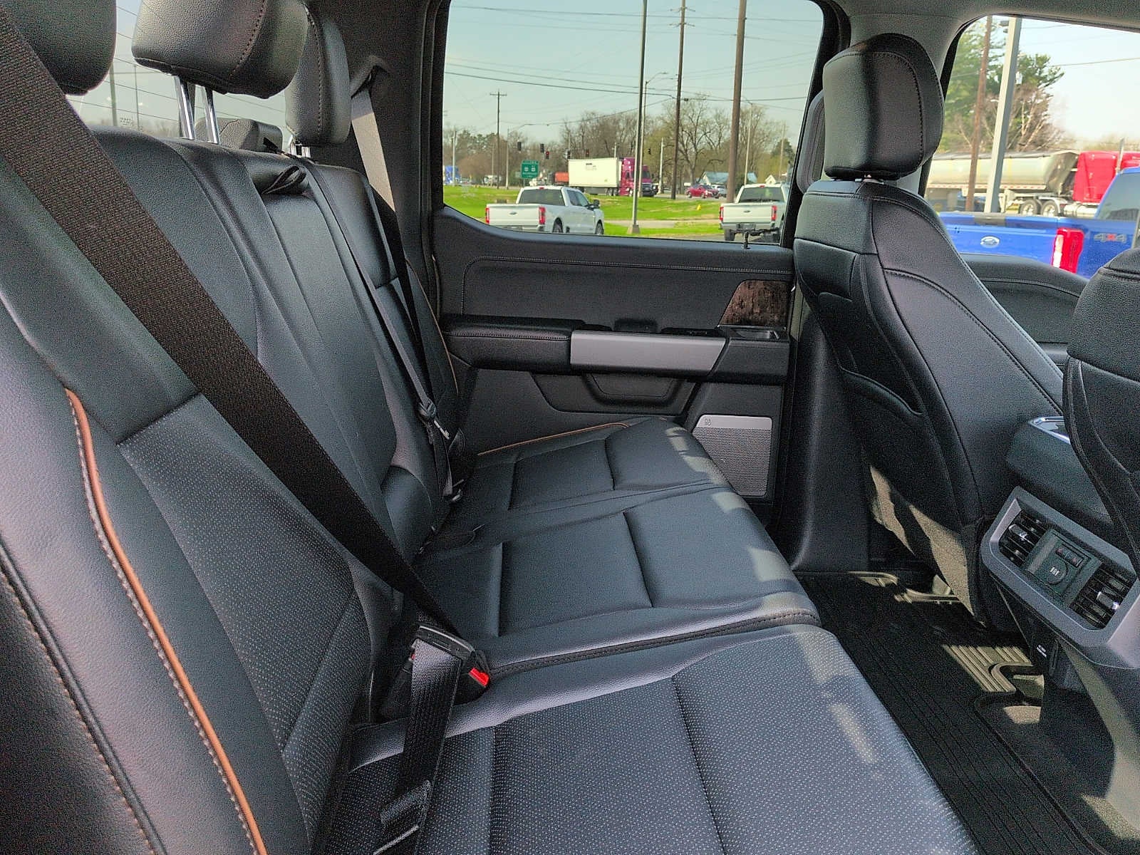 2026 Ford Super Duty F-350 SRW LARIAT