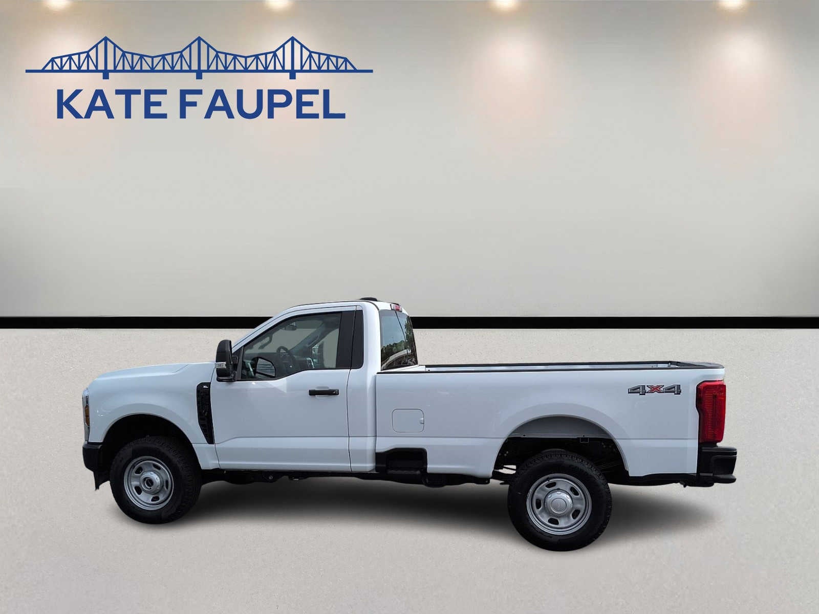 2027 Ford Super Duty F-350 SRW XL