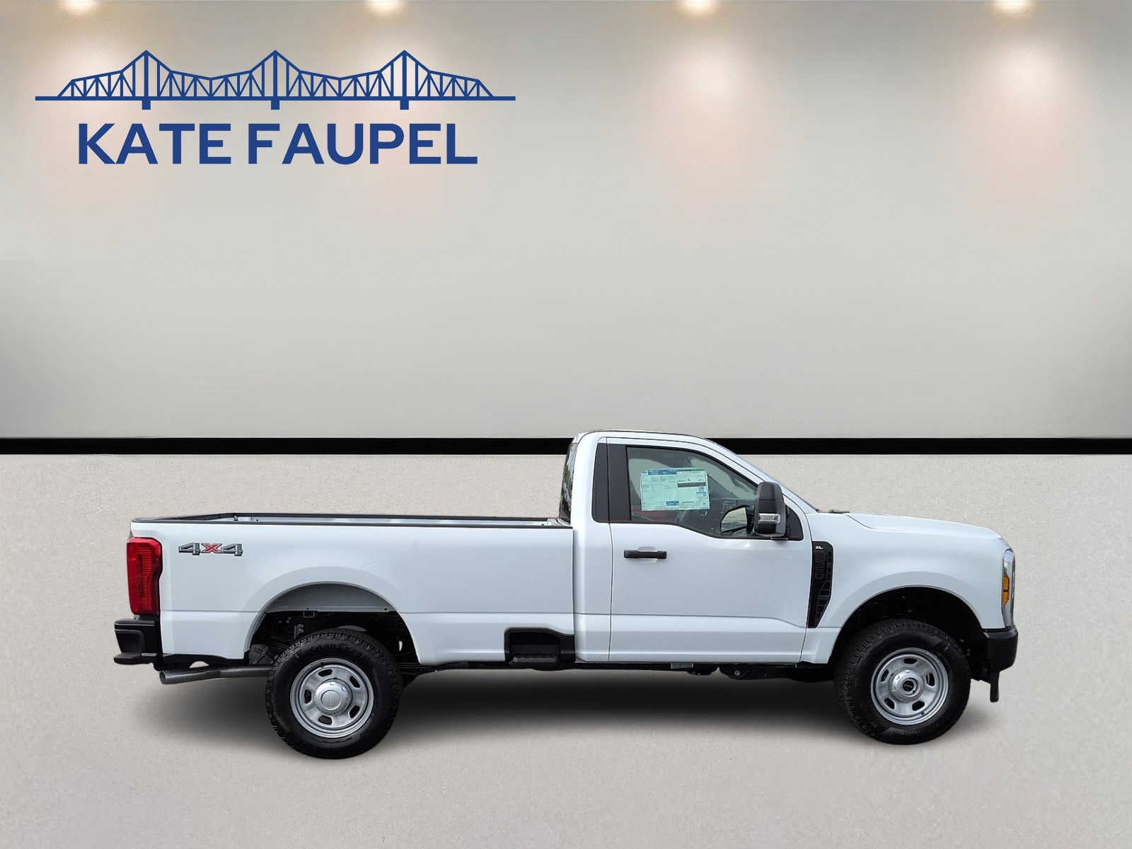 2027 Ford Super Duty F-350 SRW XL