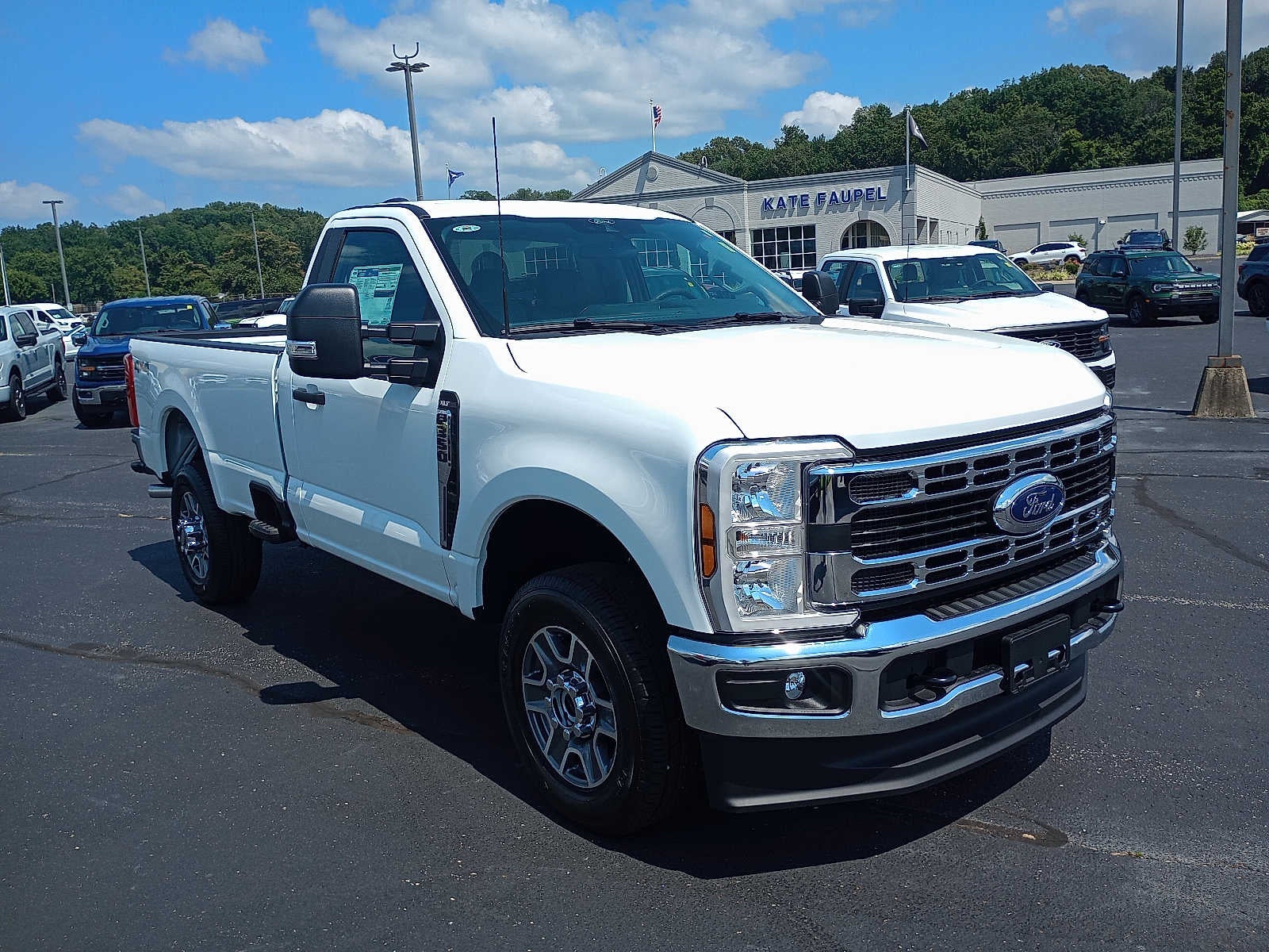2025 Ford Super Duty F-350 SRW XLT