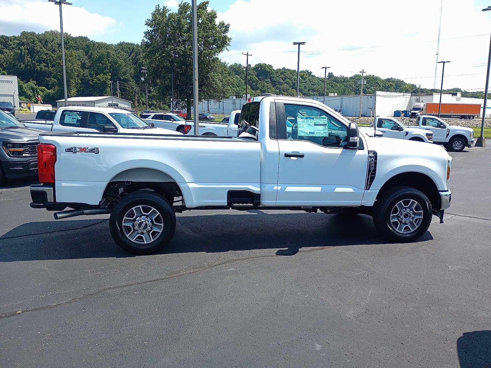 2025 Ford Super Duty F-350 SRW XLT