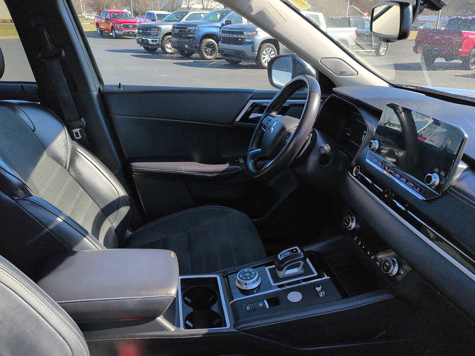 2024 Mitsubishi Outlander Plug-In Hybrid SE