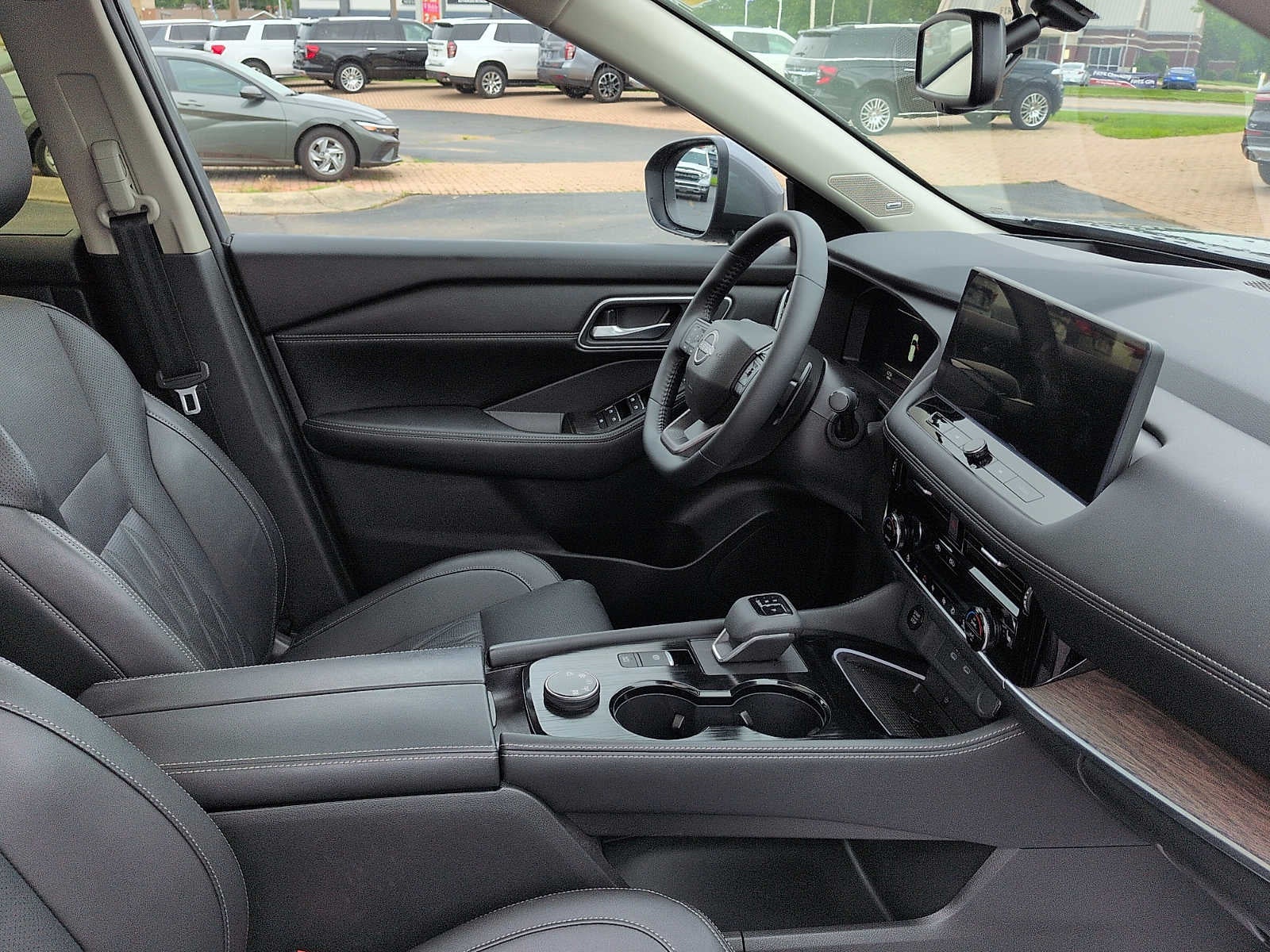 2025 Nissan Rogue Platinum